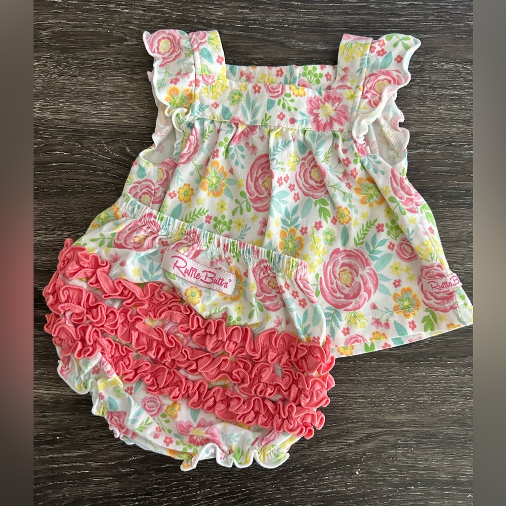 Ruffle Butts tank and bottom set